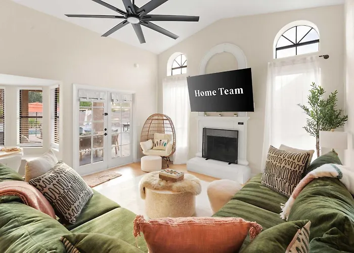 The Ultimate & Play Retreat 4br Sleeps 13 * Chandler