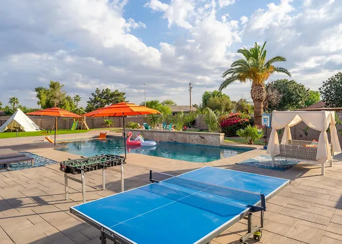 The Ultimate & Play Retreat 4br Sleeps 13 Chandler