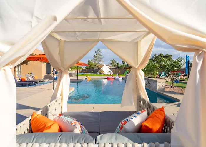 The Ultimate & Play Retreat 4br Sleeps 13 Holiday home