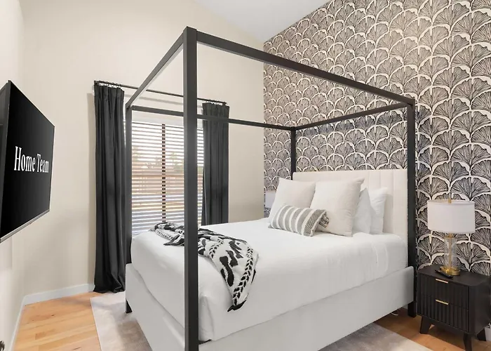 The Ultimate & Play Retreat 4br Sleeps 13 Holiday home Chandler