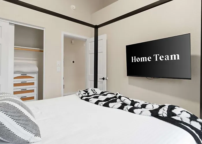 The Ultimate & Play Retreat 4br Sleeps 13 * Chandler