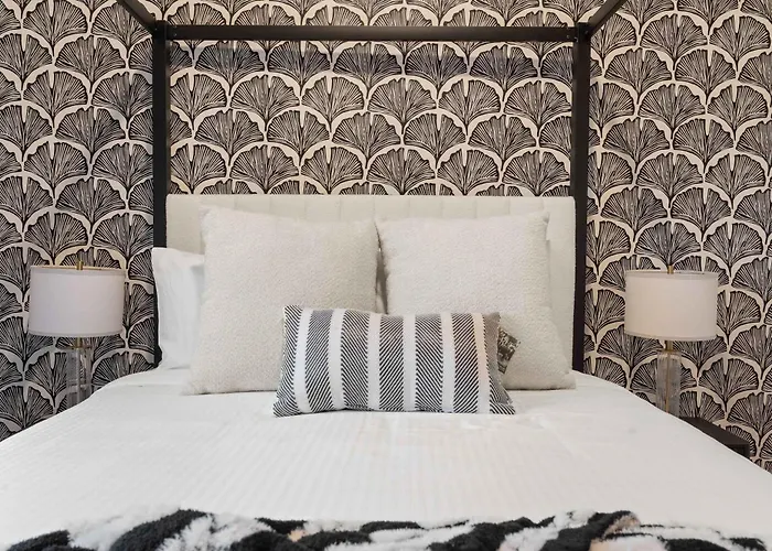 The Ultimate & Play Retreat 4br Sleeps 13 Holiday home Chandler