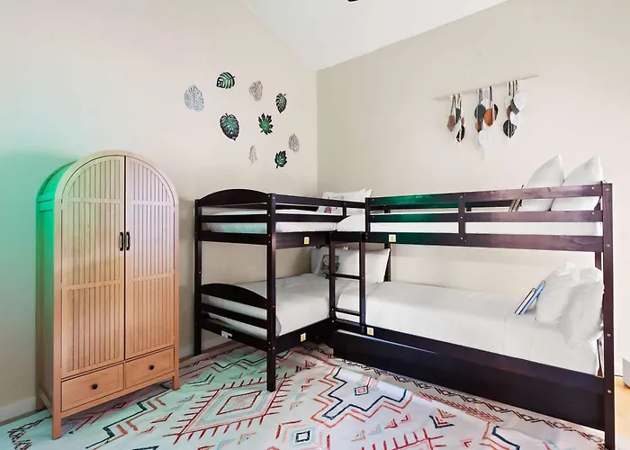 The Ultimate & Play Retreat 4br Sleeps 13 Holiday home