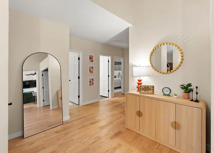 The Ultimate & Play Retreat 4br Sleeps 13 Chandler