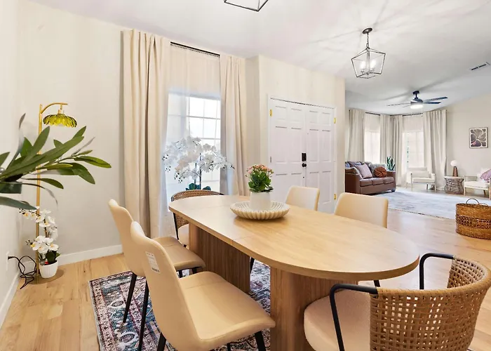 The Ultimate & Play Retreat 4br Sleeps 13 *