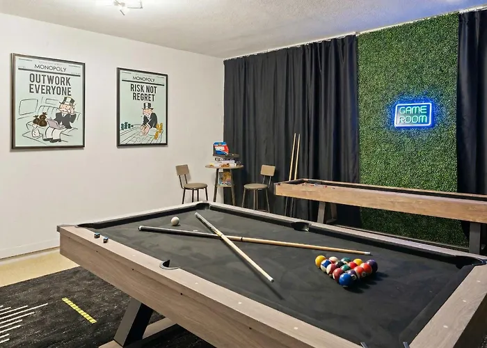 The Ultimate & Play Retreat 4br Sleeps 13 Holiday home Chandler