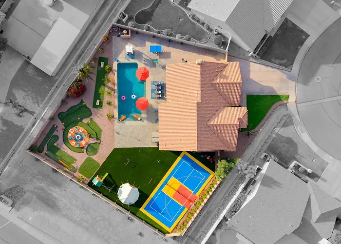 The Ultimate & Play Retreat 4br Sleeps 13 Holiday home Chandler