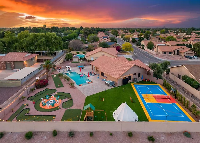The Ultimate & Play Retreat 4br Sleeps 13